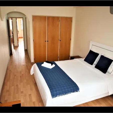 3 Com Ar Acondicionado Areeiro *