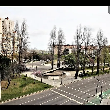 3 Com Ar Acondicionado Areeiro *