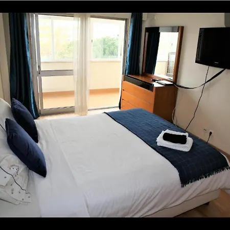 3 Com Ar Acondicionado Areeiro Homestay *