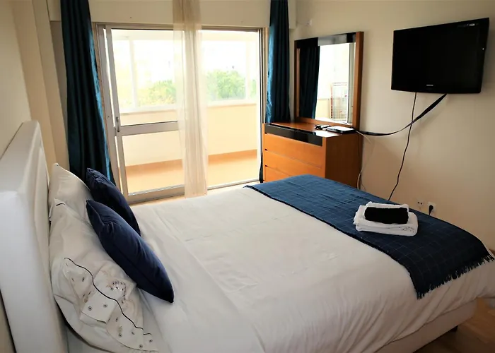 3 Com Ar Acondicionado Areeiro בית אירוח